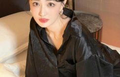 徐璐床上照片，第一眼真惊了，裤子哪儿去了？缩略图