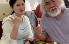 张纪中老婆挺孕肚游新疆，牵马前行，老公慢慢守护，场面既温馨又让人心疼缩略图