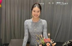 大女儿16岁生日，一家四口聚餐，马伊琍喝得满脸通红缩略图