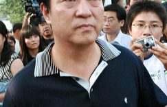 75岁牛群近况被曝：妻离子散住老小区，裸捐后日子过得紧巴巴缩略图