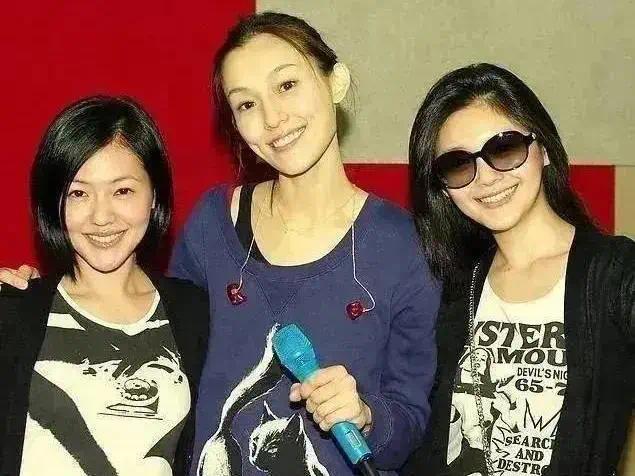 范玮琪演唱会现场泪崩，唱老歌怀念好友大S，场面超感人插图1