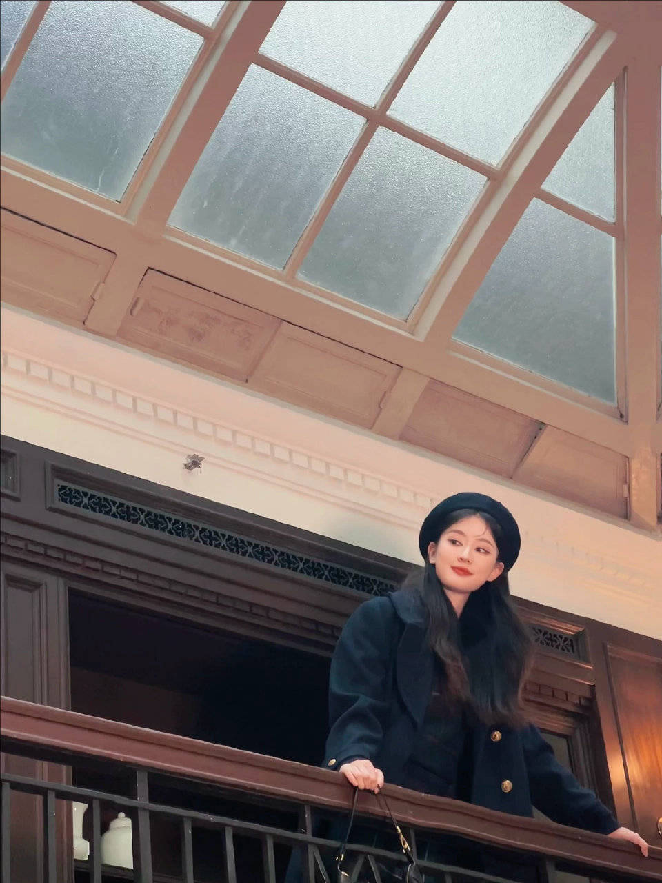 乔欣穿深V樱桃裙野餐，小腹微凸引猜测，晒富太日常好让人羡慕插图
