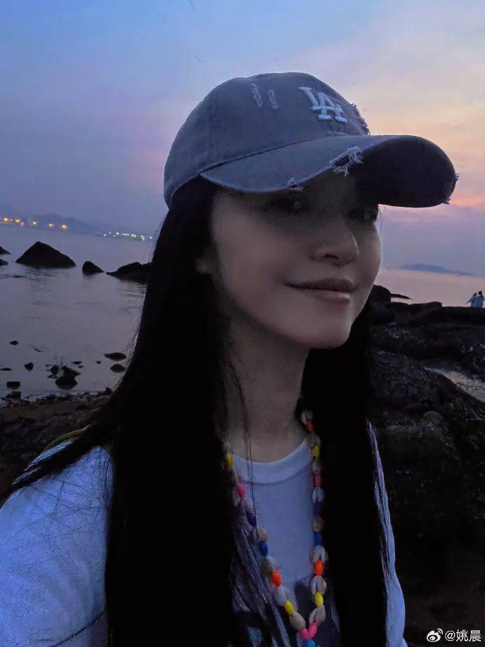 姚晨带娃回厦门赶海玩，晒出鼓浪屿美景和美食插图1