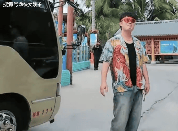 陈赫在海南被人错认成周杰伦，哭笑不得太尴尬，身边就差个昆凌了插图1