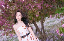 毛晓彤穿印花裙逛公园，甜到屏幕都装不下缩略图