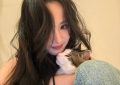 杨幂晒立夏美照，和猫咪贴贴好有爱缩略图