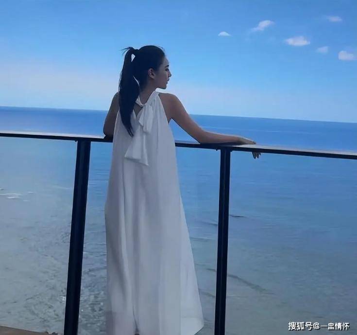 全网都在等S妈回应，结果她却沉默了，汪小菲带筱梅撒狗粮，小S却心态崩了！插图1