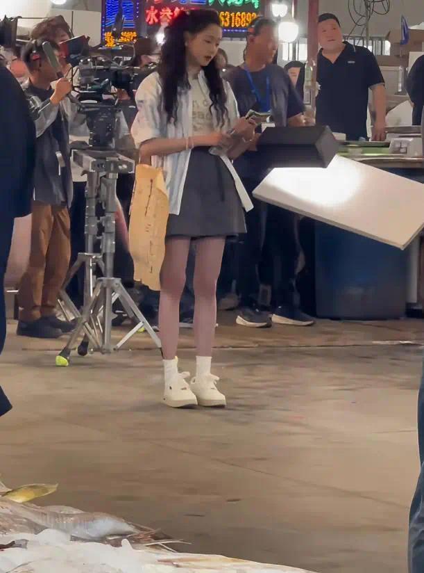 关曝光，嘴角光，嘴角纹法令纹明显，看起来既显老又有少女感插图1