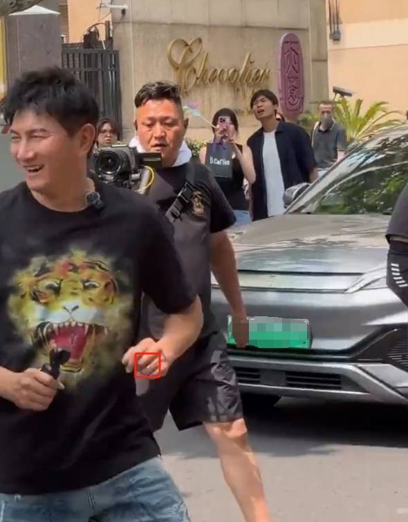 网友录节目澄清录节目，左手戒指澄清离婚传闻插图