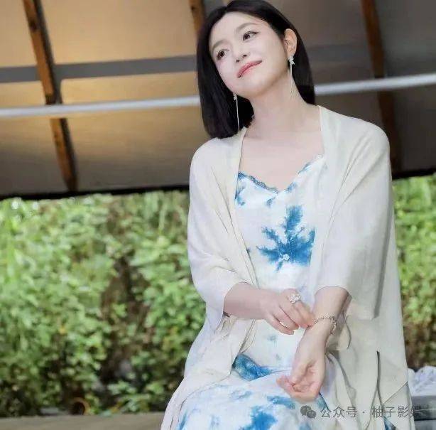 陈婚态超好后状态超好！穿白裙子美回少女感插图1