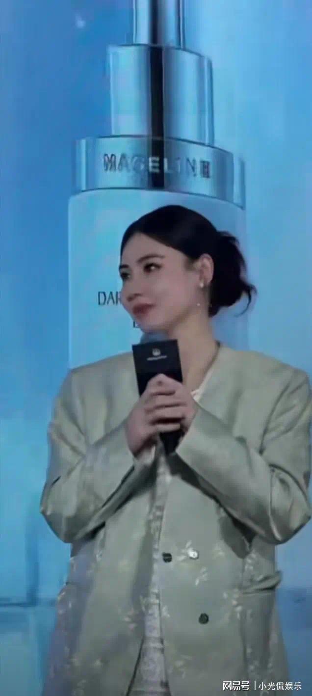 张个人娃还能带三个娃还能这么美？她用实力反击靠脸吃饭的偏见！插图1