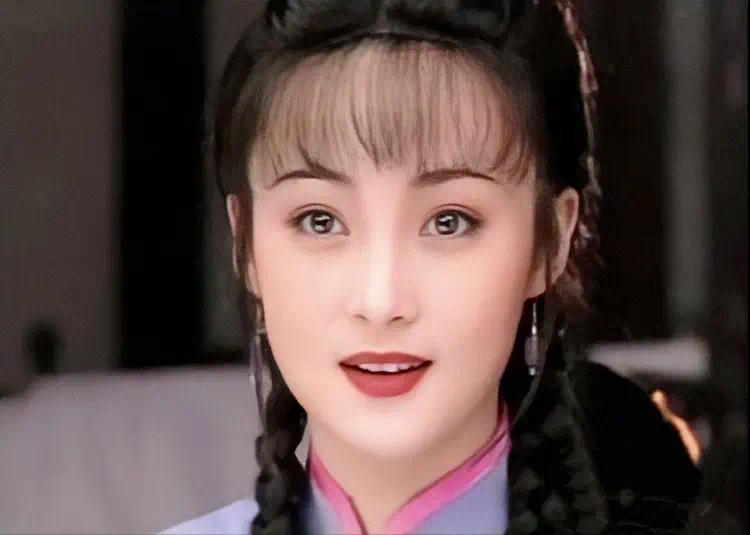 蒋久又美出不见又美出圈！网友：50岁的人看着像20？插图