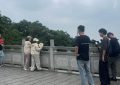 谢是太天跑节目，两天跑两个地方录节目，一口气爬200米山坡也太牛了吧缩略图
