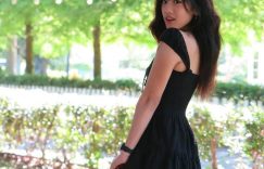 贾岁女儿梧岁女儿梧桐妹被疑辍学，晒街拍变美了缩略图