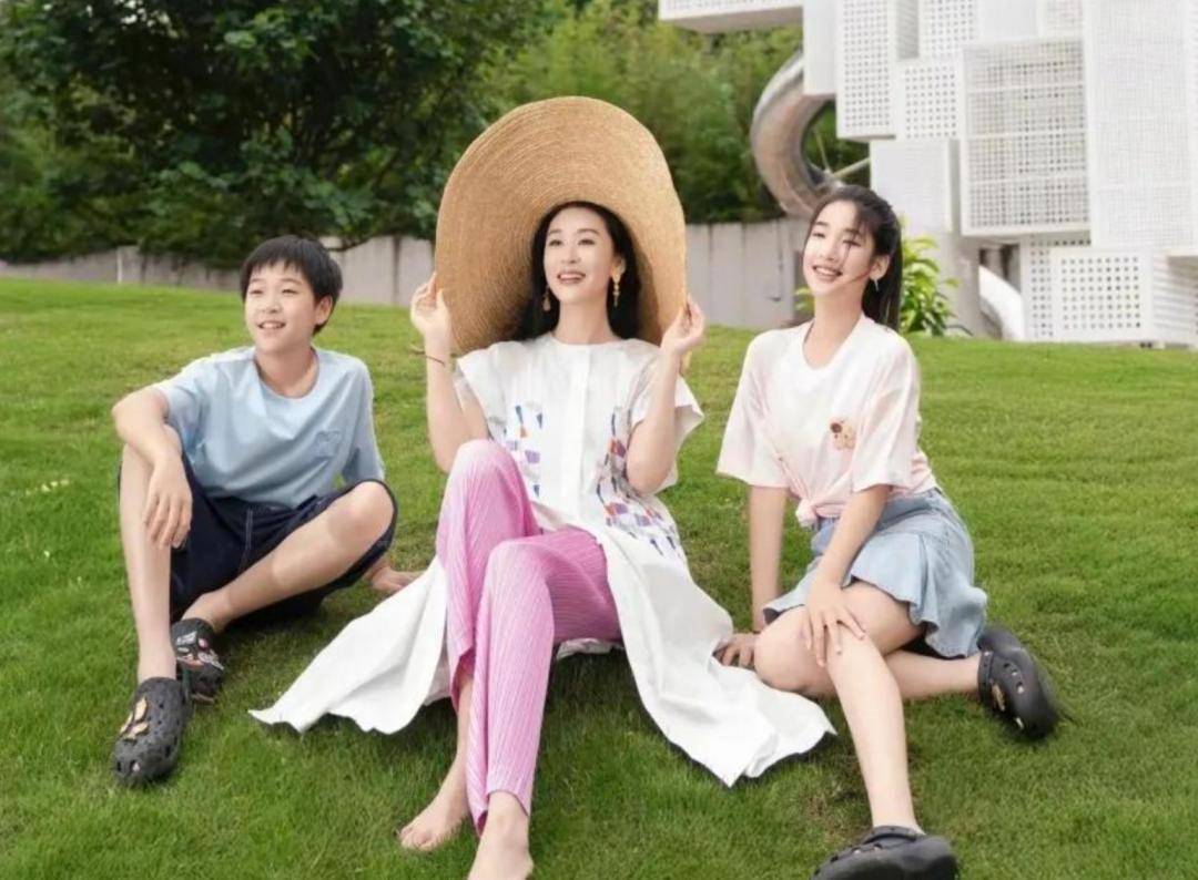 4状态太惊艳承太惊艳！龙凤胎女儿像富商爸爸，儿子继承了妈妈的高颜值插图1