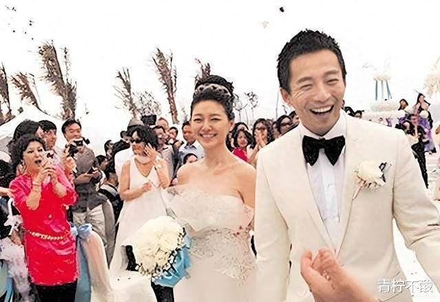 汪妇细节曝光，细节曝光，场面大小引热议，婚纱照甜到爆插图