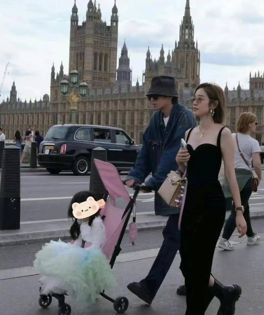 唐在英国度假光国度假，甜蜜日常曝光插图1
