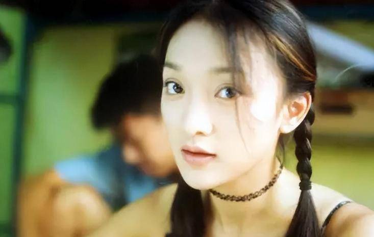 周闯艺术圈为艺术圈，21年谈过9段恋爱，前任为她跳楼自杀插图1