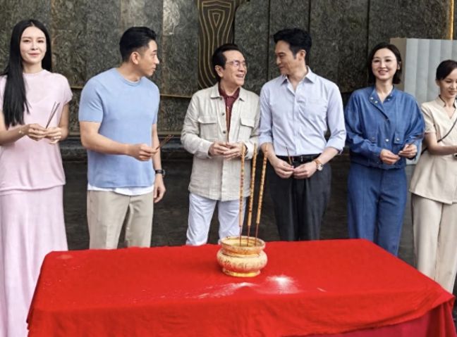 《在B新剧《璀璨之城》全集在线免费观看(高清版双语)【1280P中文】资源下载插图