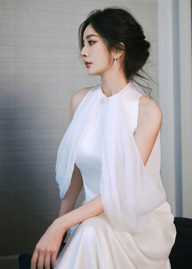 杨幂女神美月光女神！清新优雅美翻了插图1