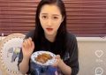 关小腹突出来腹突出被误认成谢娜，看起来像四十岁缩略图