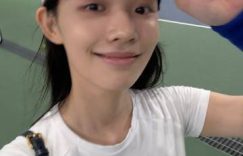 运动！和闺蜜上线！和闺蜜周雨彤自拍状态超自然缩略图