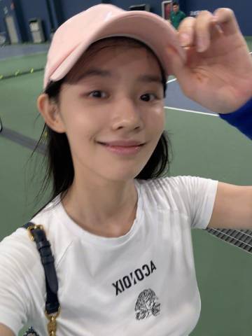 运动！和闺蜜上线！和闺蜜周雨彤自拍状态超自然插图
