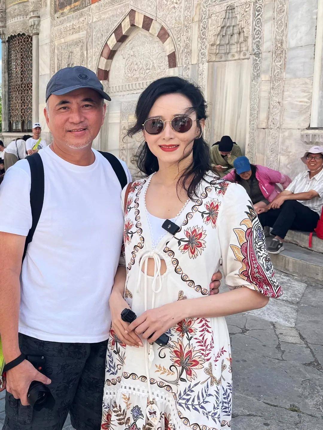 胡家其16朱其旅游，16岁儿子帅到惊艳，老公朱兆祥显老不少插图