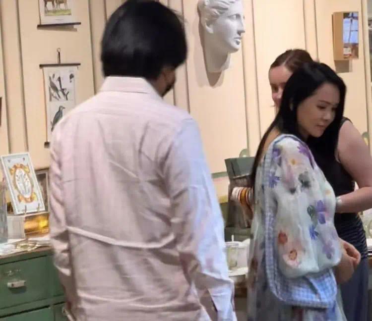 网友能静颜偶遇伊能静和秦昊，拍到伊能静高清素颜照，嘴唇发白像是贫血插图1