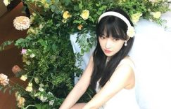 程色裙曲线变，裙曲线超赞！和鲜花合影秒变清新氧气美女，氛围感十足缩略图