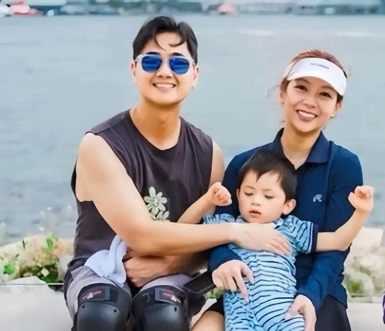 郑俊弘夫妇为患病儿子奔赴海外求医：与天使综合症抗争的坚强父母插图1