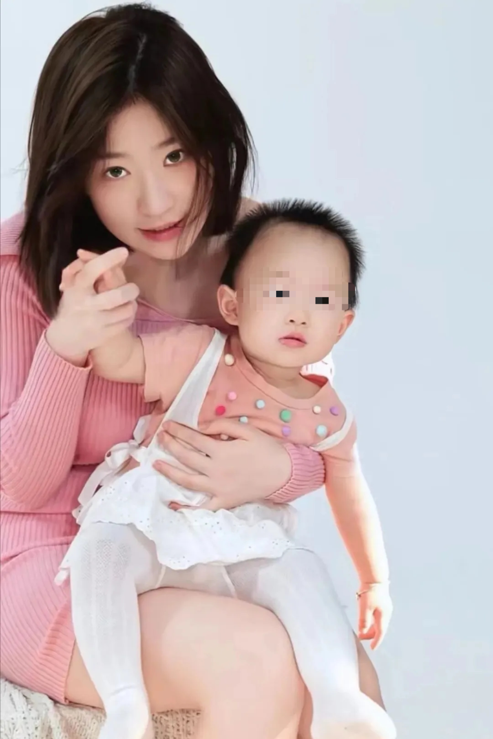 单亲妈妈黄一鸣直播吐心声：愿为女儿闪闪寻找后爸，全力托举孩子未来插图