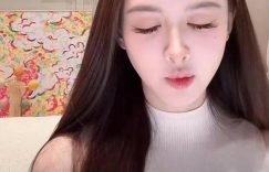 叶珂复出直播泪洒镜头：10万人在线见证赚钱不羞耻宣言，钻戒消失与六家公司变动暗藏玄机缩略图