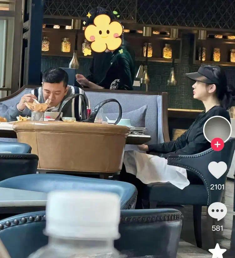 商界大亨杨子新恋情曝光 李隽子入住家族别墅获认可插图1