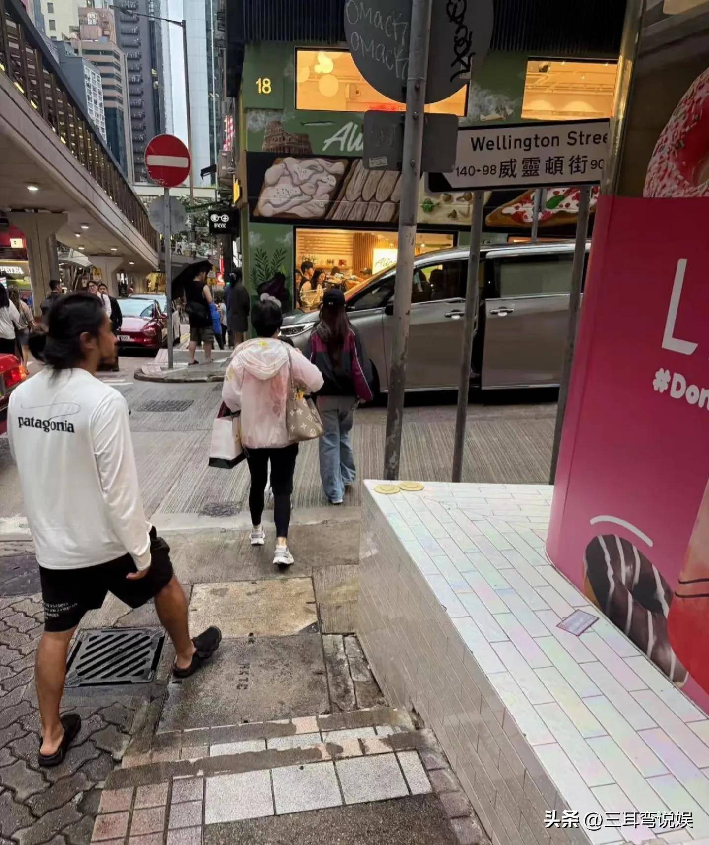 从聚光灯到亲子时光：杨颖的温柔转身插图1