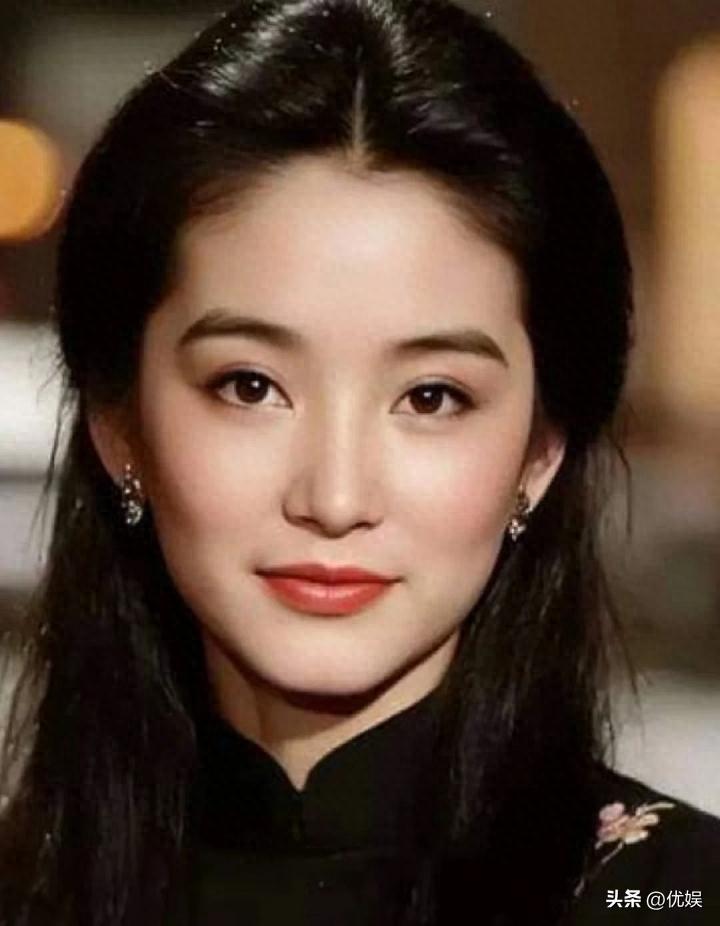 岁月从不败美人：70岁林青霞近照曝光，诠释何为真正的优雅老去插图