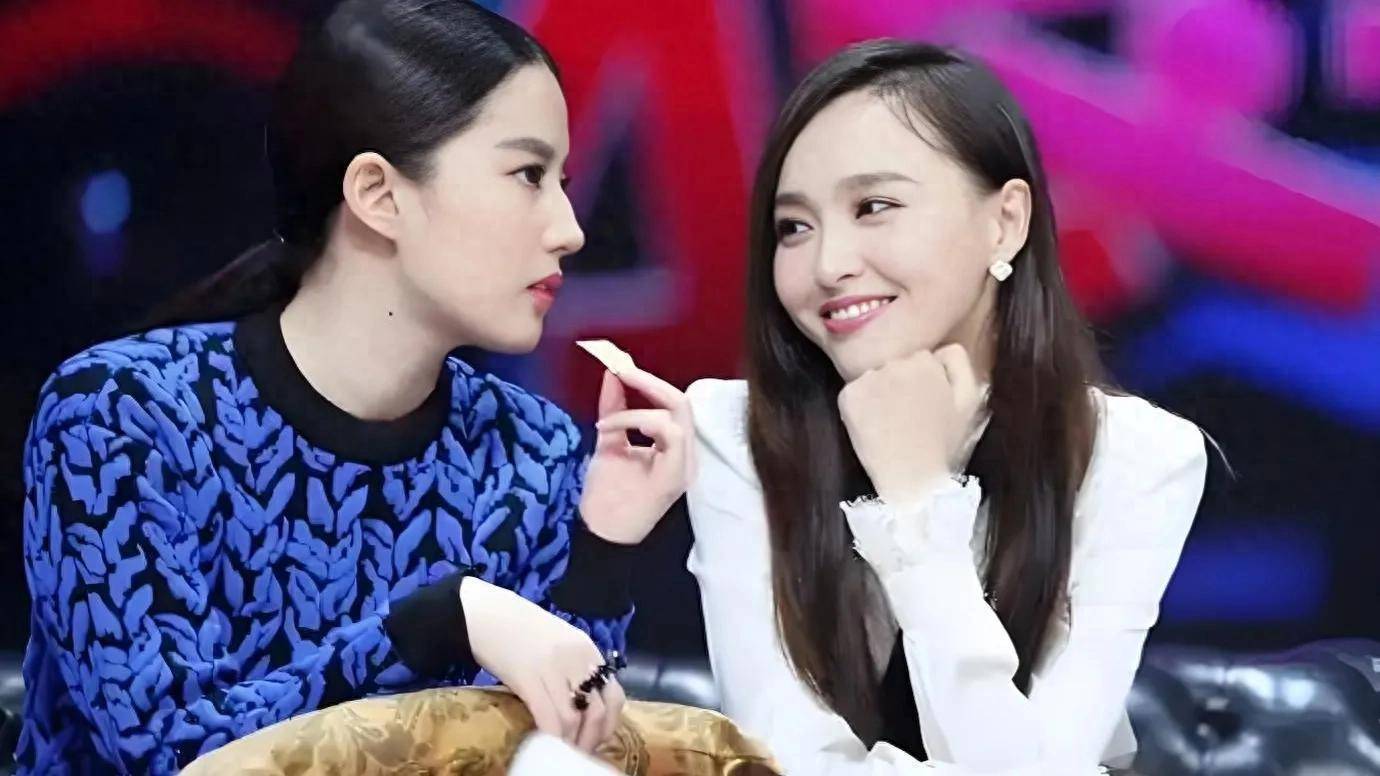 唐嫣和刘亦菲，十一年铁闺蜜就是这么稳插图1