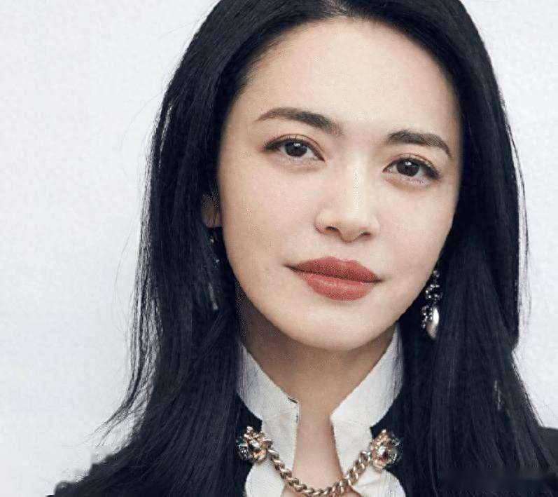 姚晨挺崔丽丽被夸勇敢，结果有人酸她蹭热度？插图