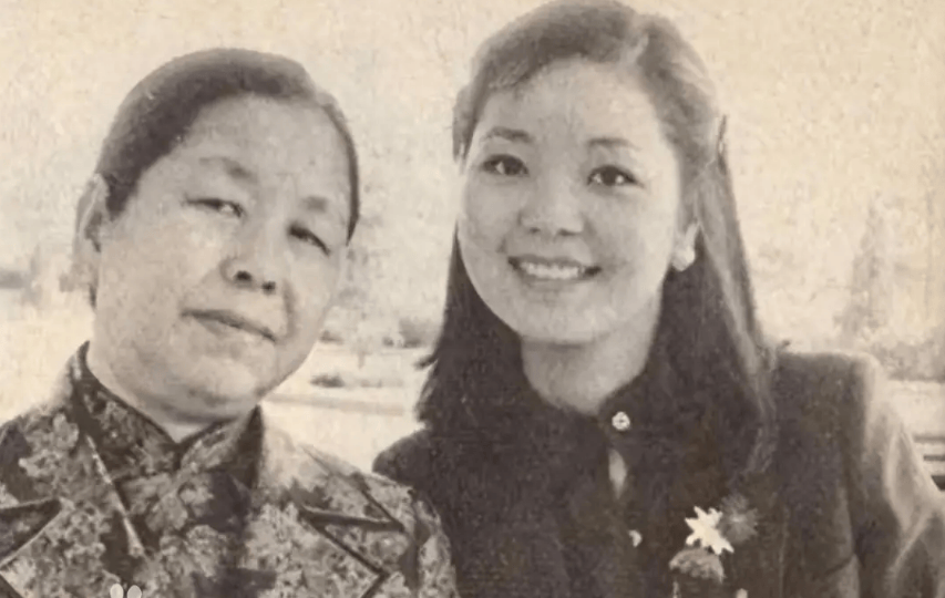 1995年邓丽君突然走了，妈妈却说：她走对了时候插图1