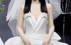 55岁王琳亲口曝光：妈偏心，爸从不管，原生家庭太扎心缩略图