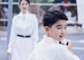 佟丽娅和朵朵同框晒照，母子俩一起上台表演，太有爱了缩略图