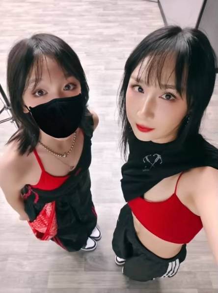 雷佳音老婆带闺女跳起热舞插图1