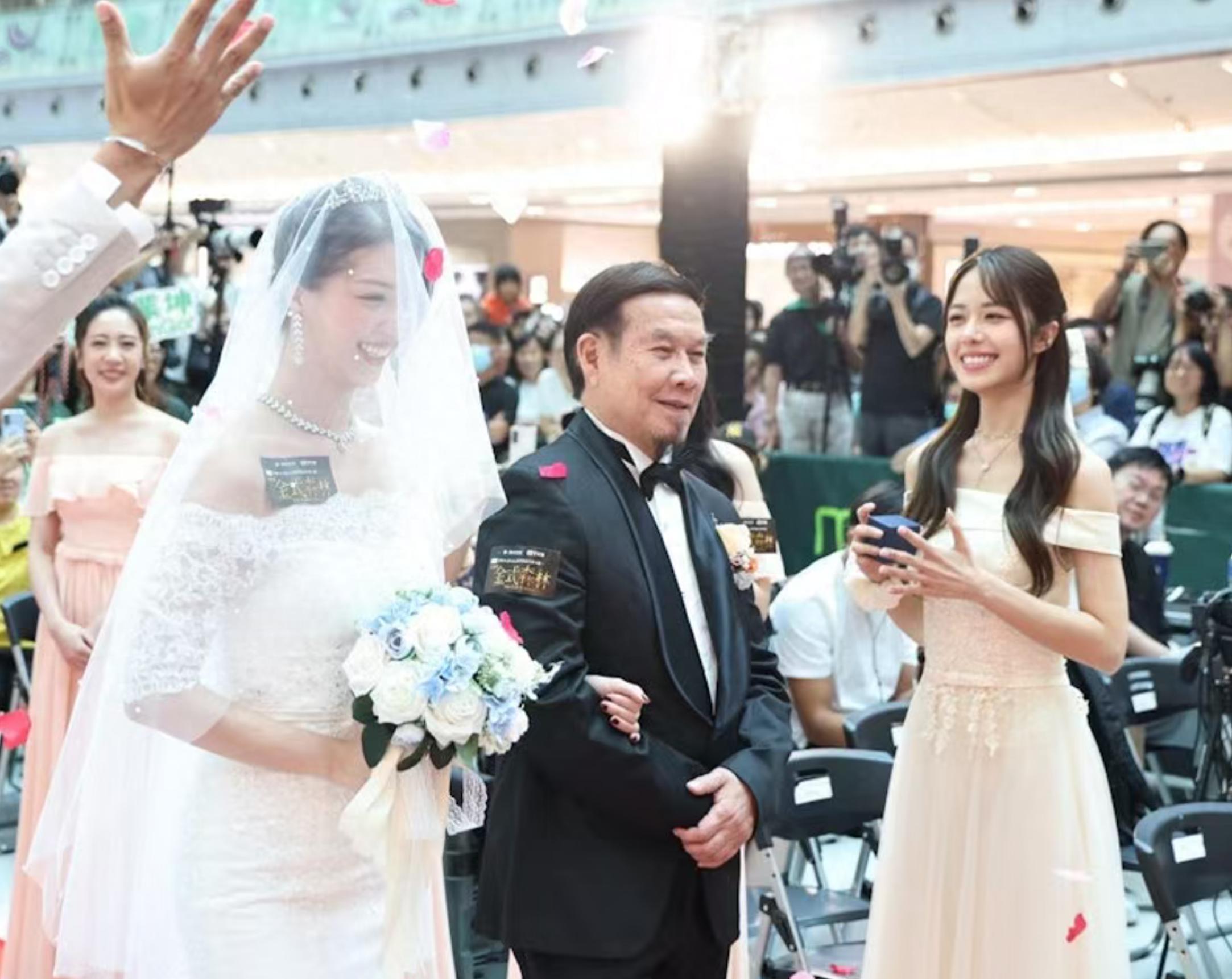 TVB当红小生预告明年结婚!和圈外女友感情稳稳的,女方离过婚插图 TVB当红小生预告明年结婚!和圈外女友感情稳稳的,女方离过婚插图