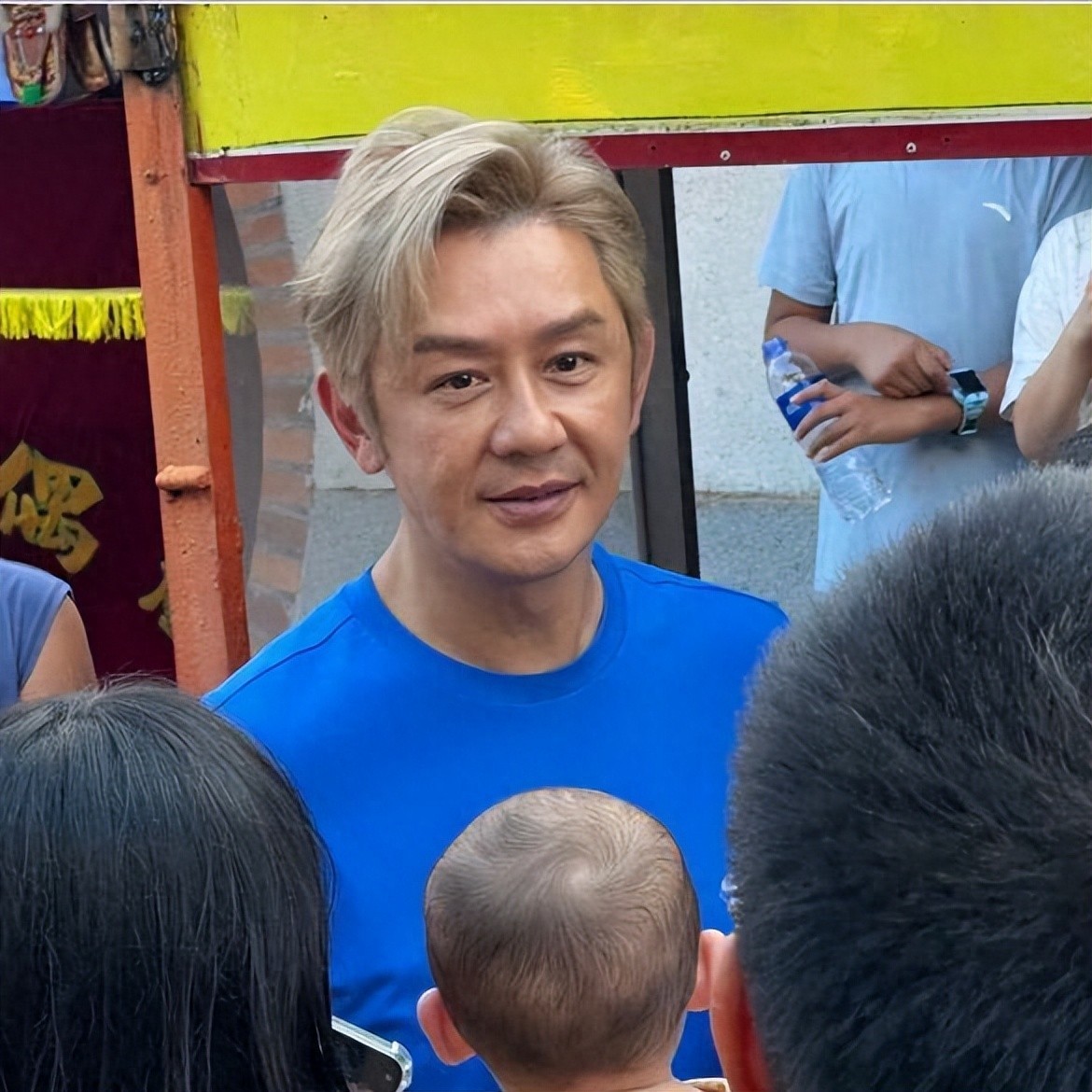56岁港星近照吓坏网友，医美做太多脸都僵了？插图