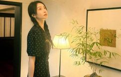 宋茜穿波点碎花裙超甜，阳光下走着走着就美翻了缩略图