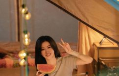 景甜露营照太甜了！吃西瓜比心，满满少女感缩略图