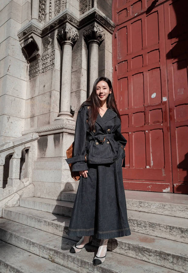 秋瓷炫在巴黎街头晒太阳,悠闲散步超放松插图1 秋瓷炫在巴黎街头晒太阳,悠闲散步超放松插图1