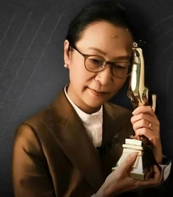 陈道明沉默10秒藏了啥?道歉信暗藏玄机,周野茫终于沉冤得雪!插图1 陈道明沉默10秒藏了啥?道歉信暗藏玄机,周野茫终于沉冤得雪!插图1