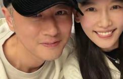 任重和老婆牵手秀恩爱，孙骁骁素颜超嫩，2岁女儿坐粉色餐椅缩略图