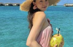 夏露海岛度假戴草帽甜笑超上镜，马龙带俩娃潜水超有爱缩略图